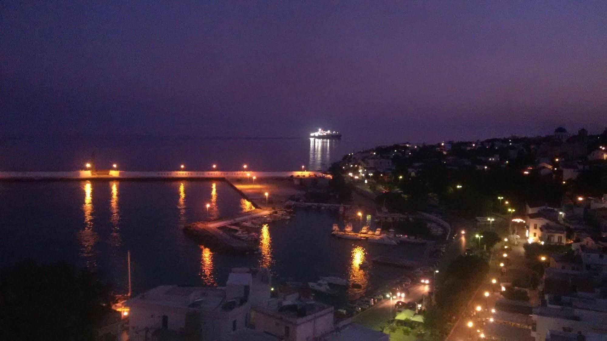 Kastro Hotel Agios Kirykos  Exterior photo