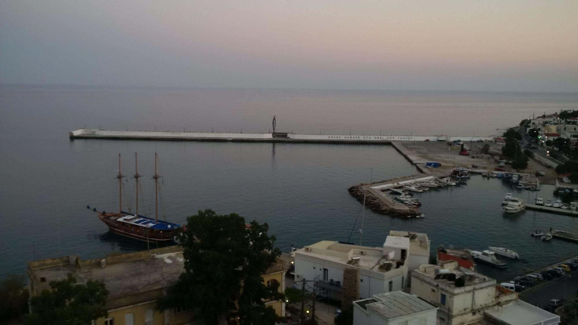 Kastro Hotel Agios Kirykos  Exterior photo