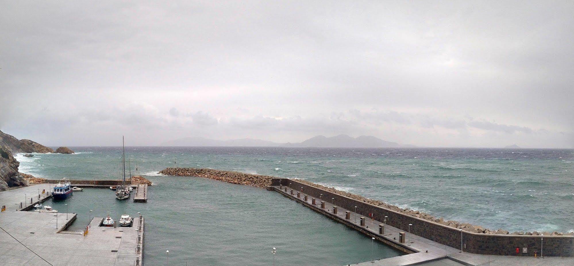 Kastro Hotel Agios Kirykos  Exterior photo